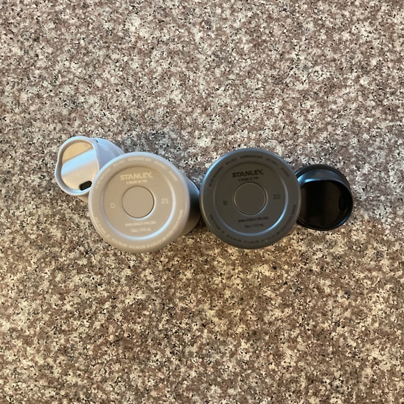 Stanley Classic Trigger Action Travel Mugs Set of 2 Charcoal and light gray 16oz - Picture 7 of 11